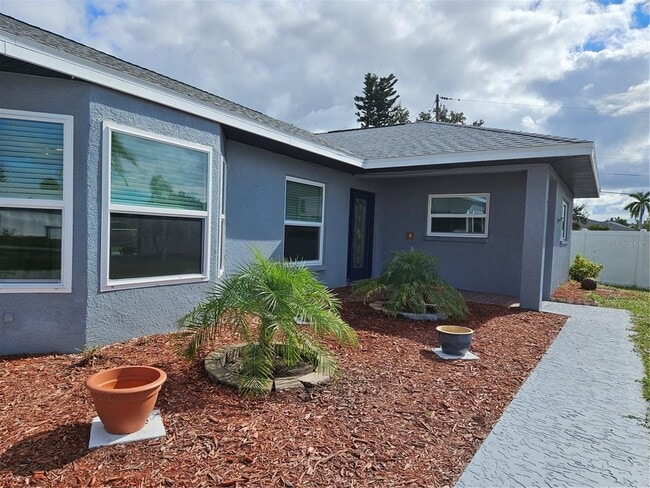 Photo - 272 Malvern Dr
