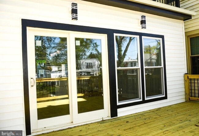 Photo - 1632 T St SE