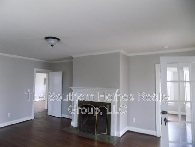 Photo - 306 Walker St