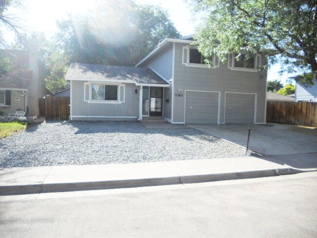 Two Story 3BR/2 Bath/2 Car with Full Fence... - Two Story 3BR/2 Bath/2 Car with Full Fence... Casa