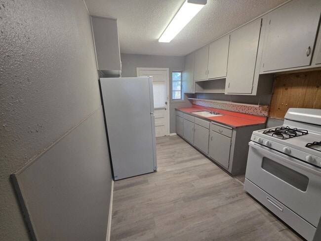 Photo - 3001 Curtis Dr Unit 3001 - B