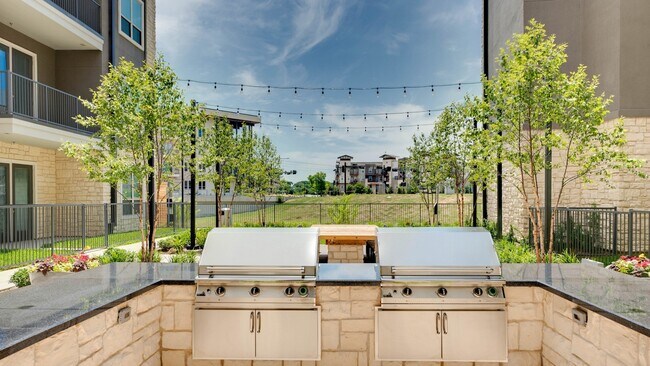 Photo - 555 Promenade Pkwy Unidad 399.521068