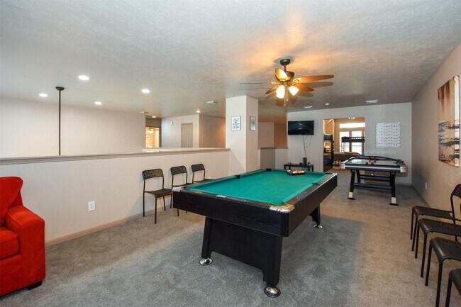 10102 White Oak Trail Ln
