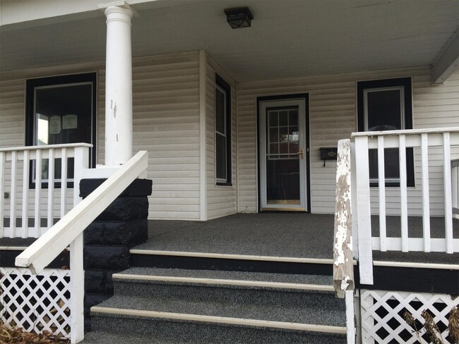 Photo - 438 Locust St