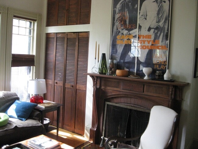 Photo - 123 Cushing Ave Unit 1