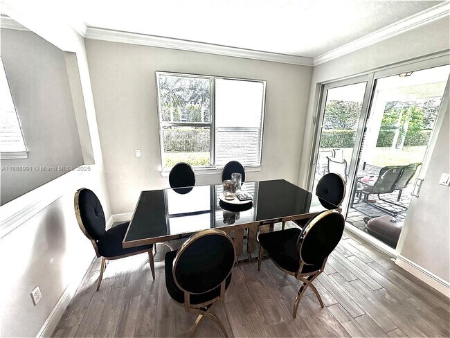 Photo - 4022 Large Leaf Ln