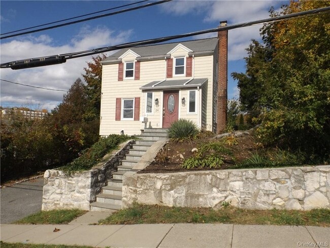 Building Photo - 24 Beechwood Ave