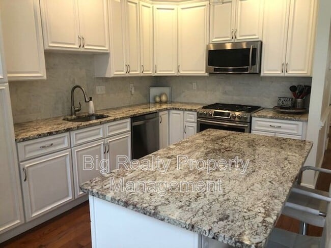 Photo - 141 Meadow View Ln