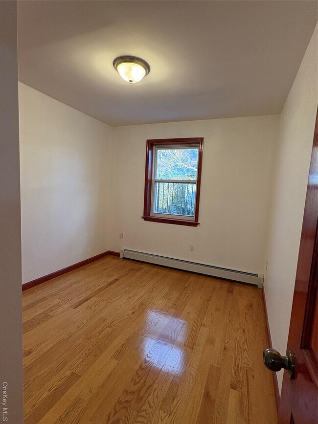 Photo - 61-40 148th St