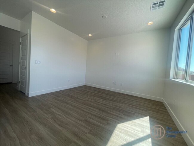 Photo - 4 Bedroom Desert Providence