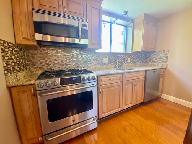 Photo - 20 Stearns Rd Unit 54