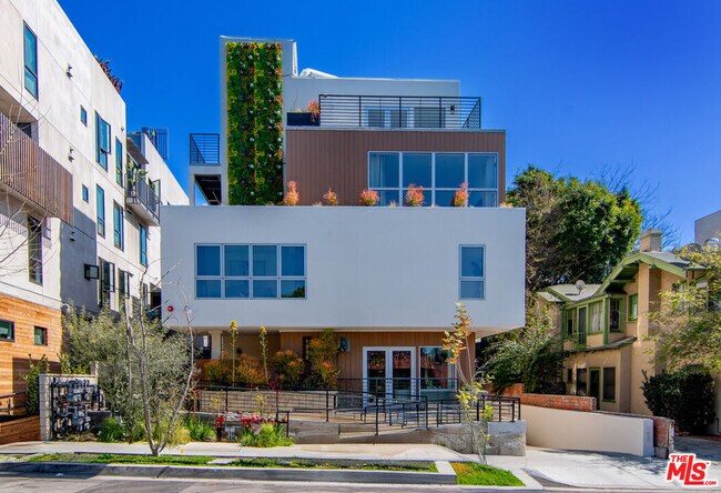 Building Photo - 1236 N Fairfax Ave Unit 4