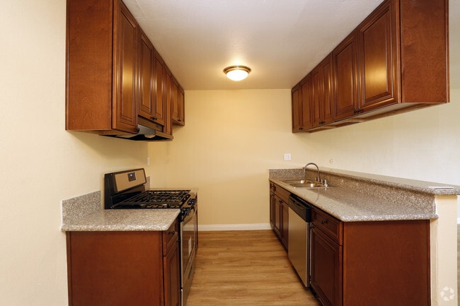 Glenwood Apartments - Glenwood Apartments