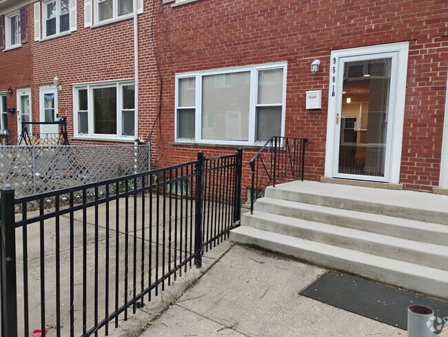 Building Photo - 9501 Sumac Rd Rental