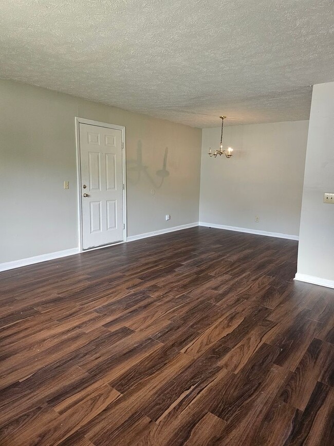 Photo - Conveniently Located Affordable Condo For Rent