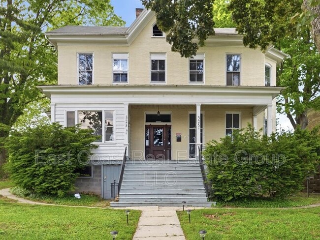Building Photo - 323 N Potomac St