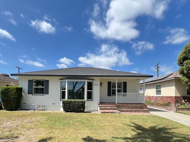 Building Photo - Charming Remodeled Lakewood Home with Bonu...