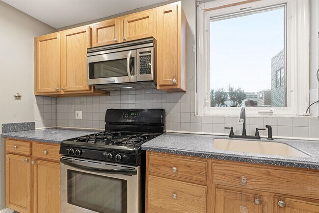 Photo - 320 Clarendon St Unit 1