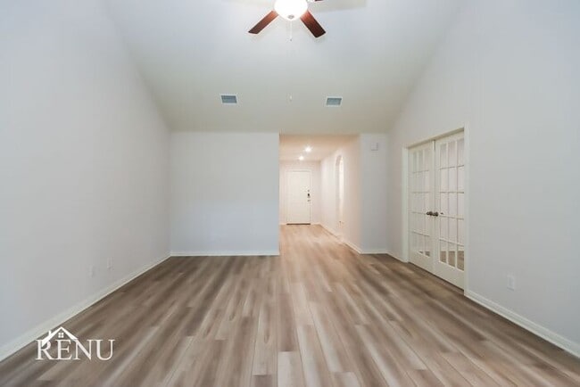 Photo - 10414 Sweetwater Creek Dr