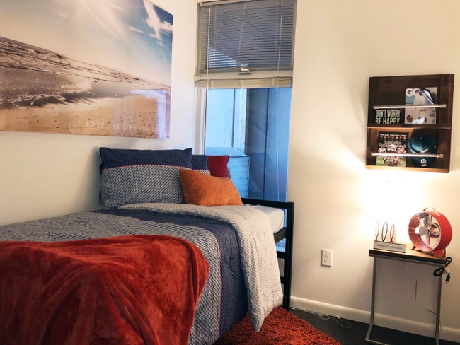 Photo - 1000 Diamond St Unidad 111