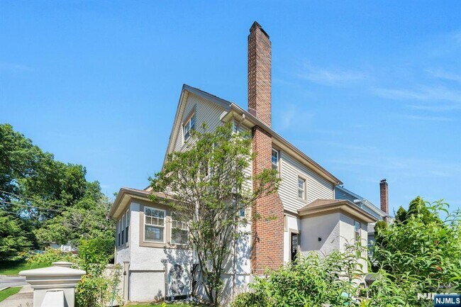 Photo - 332 Demarest Ave