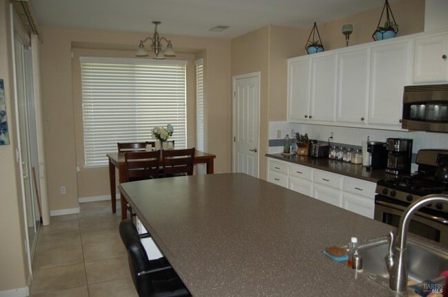 Building Photo - 402 Palisades Dr Rental