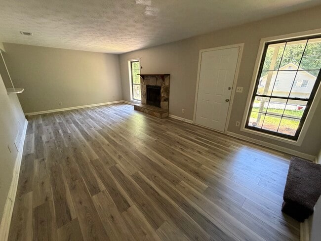1386 Williamsburg Ln
