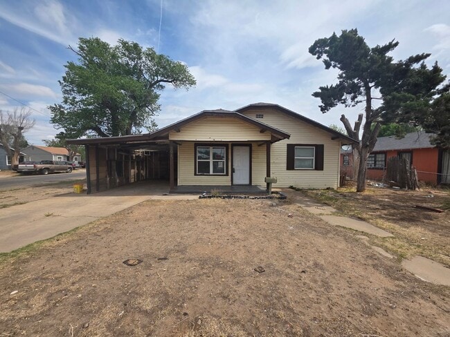 Building Photo - Renovated 2 Bed 1 Bath Rental with Carport & Large Yard