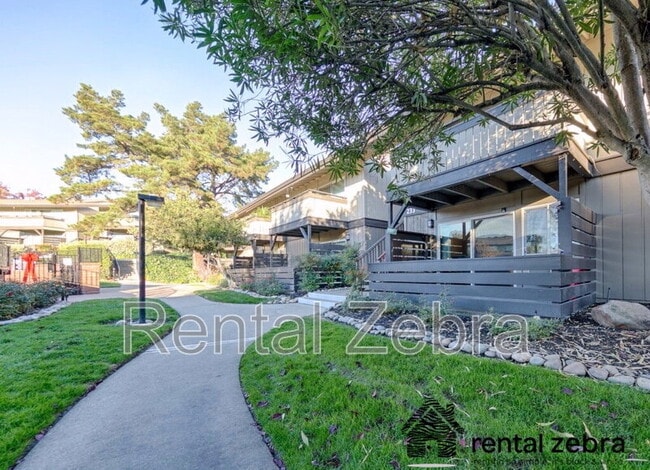 Building Photo - 233 Masters Ct Unit #2 Rental