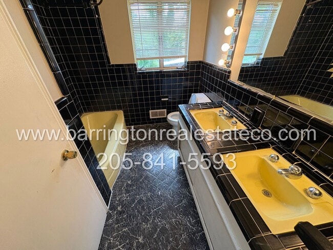 Photo - 2517 Avenue W