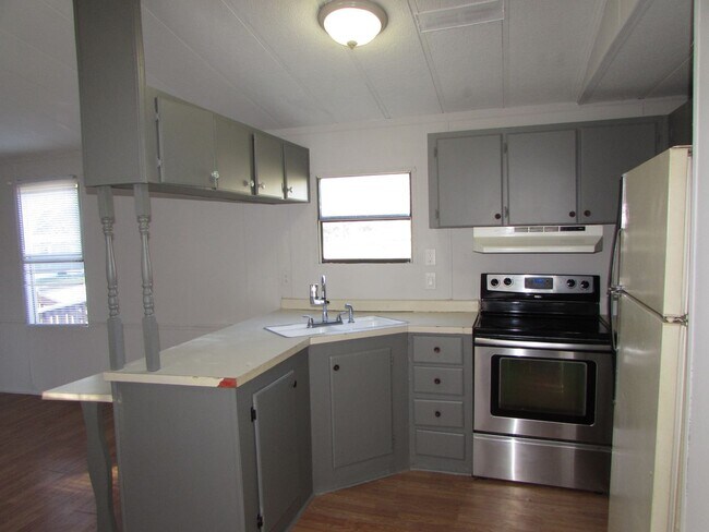 Photo - 3 Bed/ 2 Bath Singlewide Mobile Home on La...