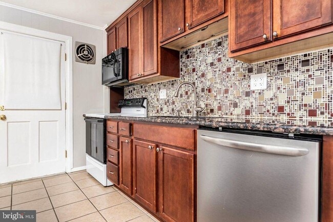 Photo - 355 W 12th Ave