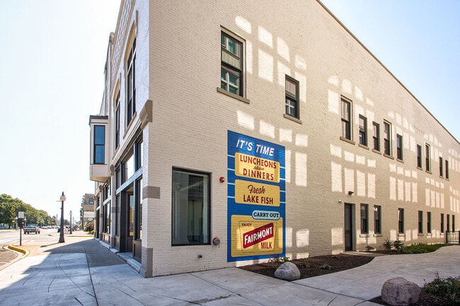 Lloyd House II - Lloyd House II