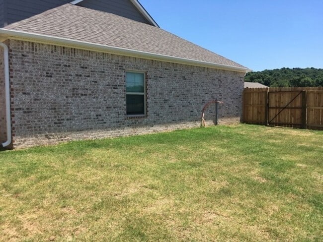 Photo - 203 N Powderhorn Dr