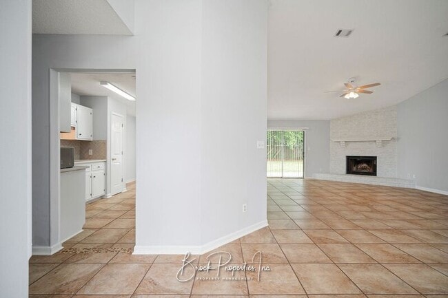 Photo - 2029 Coral St