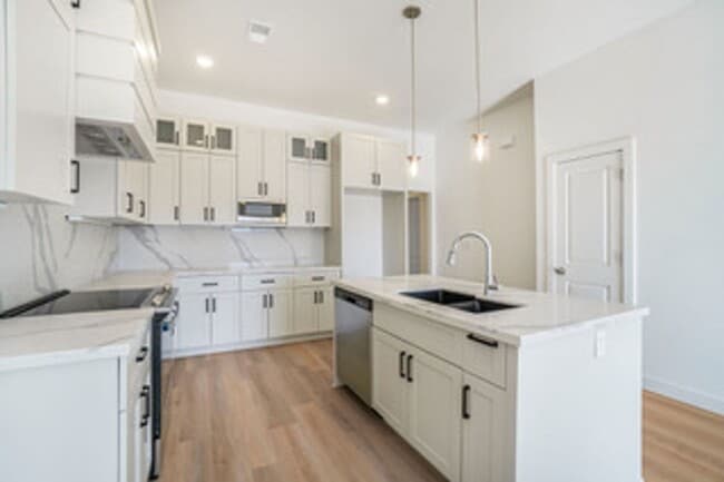 Photo - 9309 N Lenox Ave