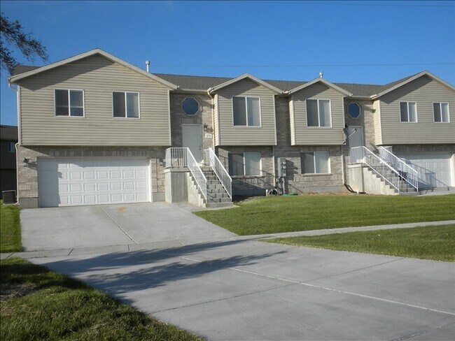 2733 S Bluff Rd Unit 1