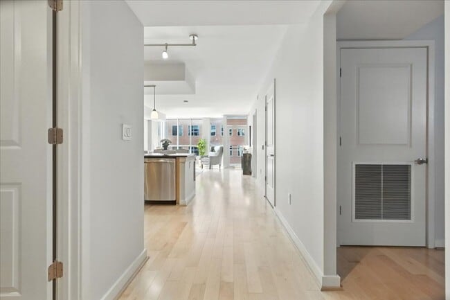 Building Photo - Velocity For The Win Unit 612