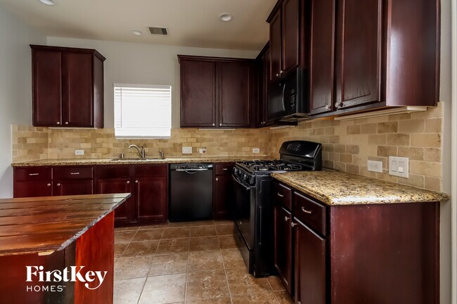 Photo - 517 Fieldhaven Ct