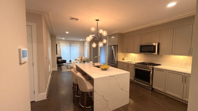 Building Photo - 218 Market St Unit 201