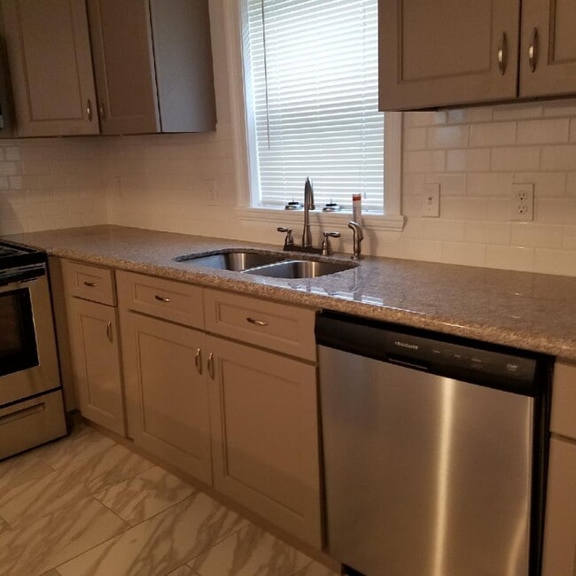 Photo - 3040 Fortin St Unit 3