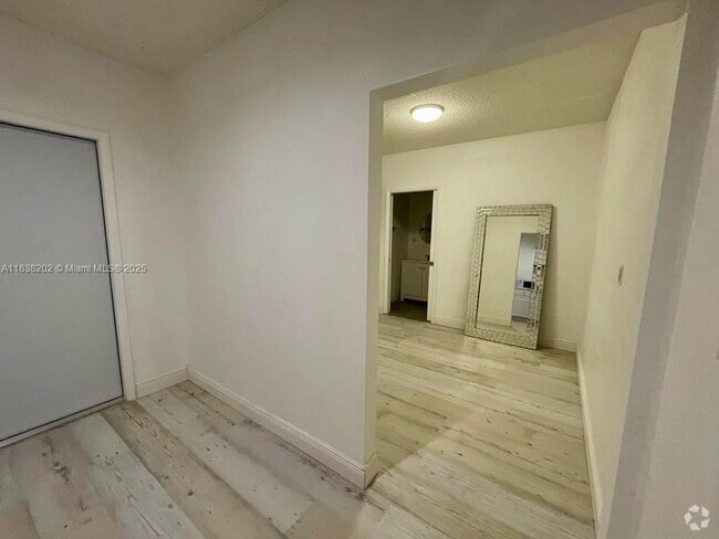 Building Photo - 9966 SW 157th St Unit 0 Rental