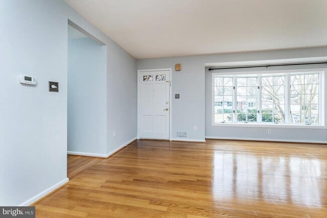 Photo - 409 Orleans Cir SW