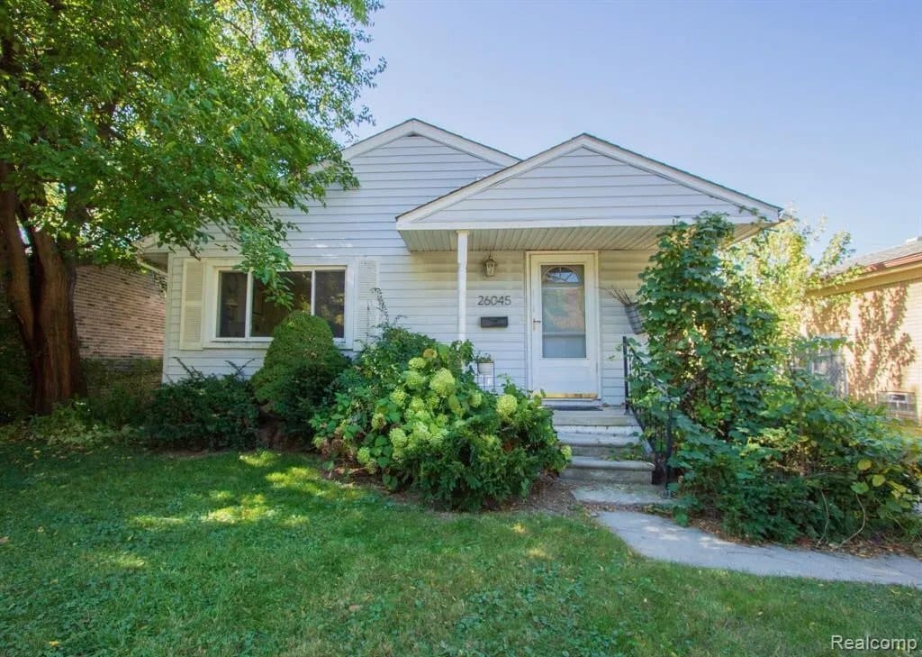 Photo - 26045 Groveland St