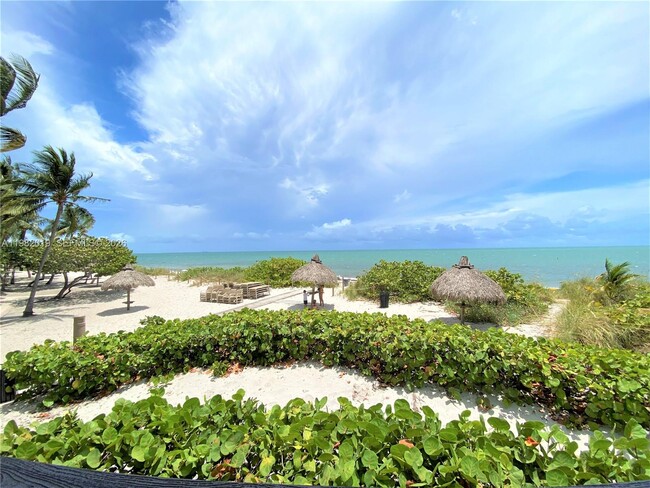 Building Photo - 1121 Crandon Blvd Unit F907