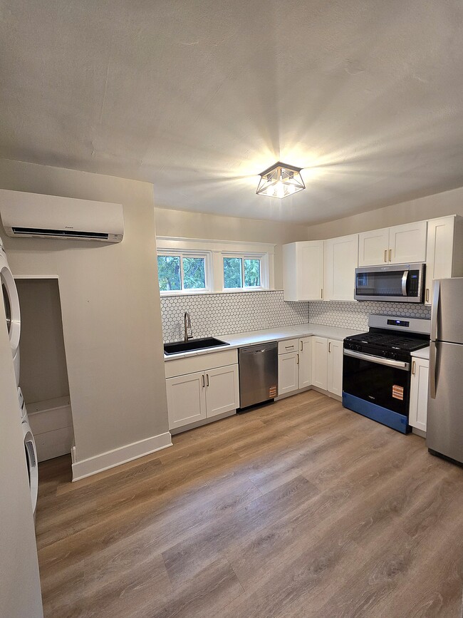 Photo - 2032 Elm Ave Unidad 2