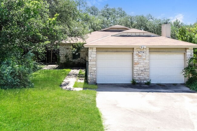 Building Photo - Rare Hill Country Gem | Upgraded Duplex on a Quiet Cul-de-Sac