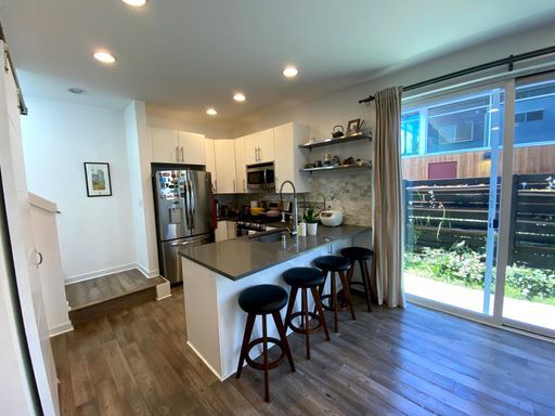 Keep $500! Modern Townhouse in South Park! - Keep $500! Modern Townhouse in South Park!
