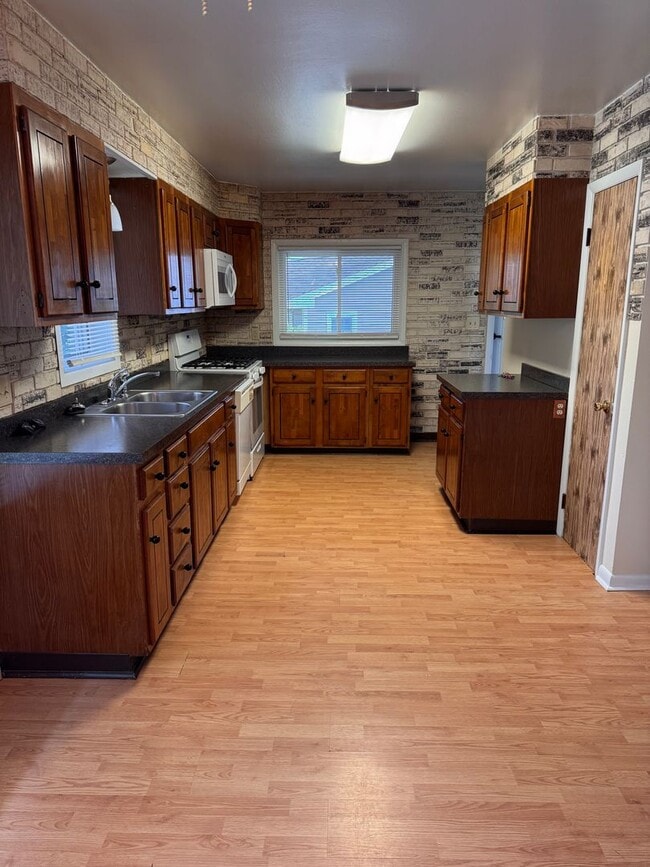 Photo - 3908 Staatz Dr