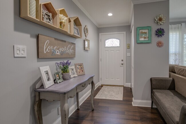 Photo - 523 Hawley Ct